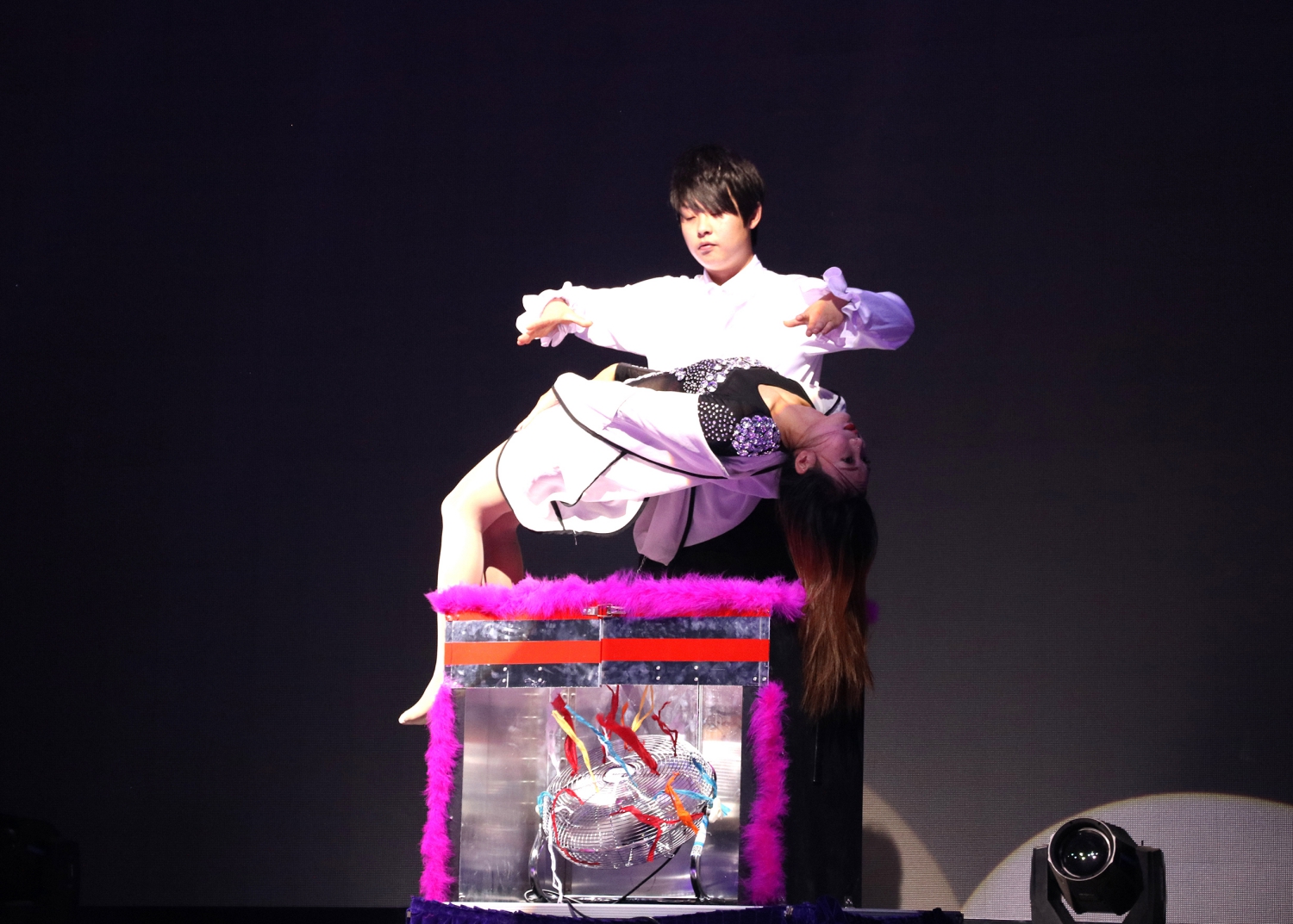 校园魔术节表演