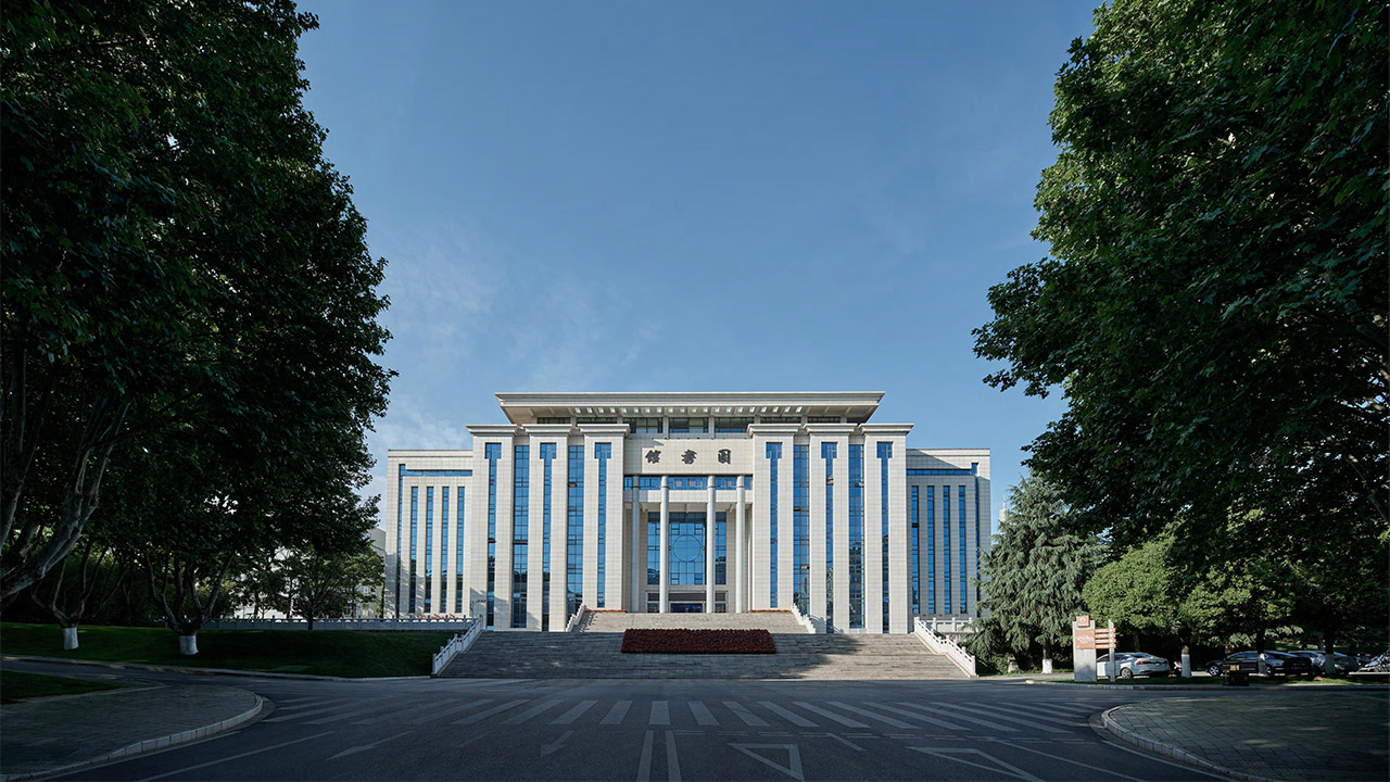 beat365正版唯一官方网站全校师生上演万人包饺子大赛